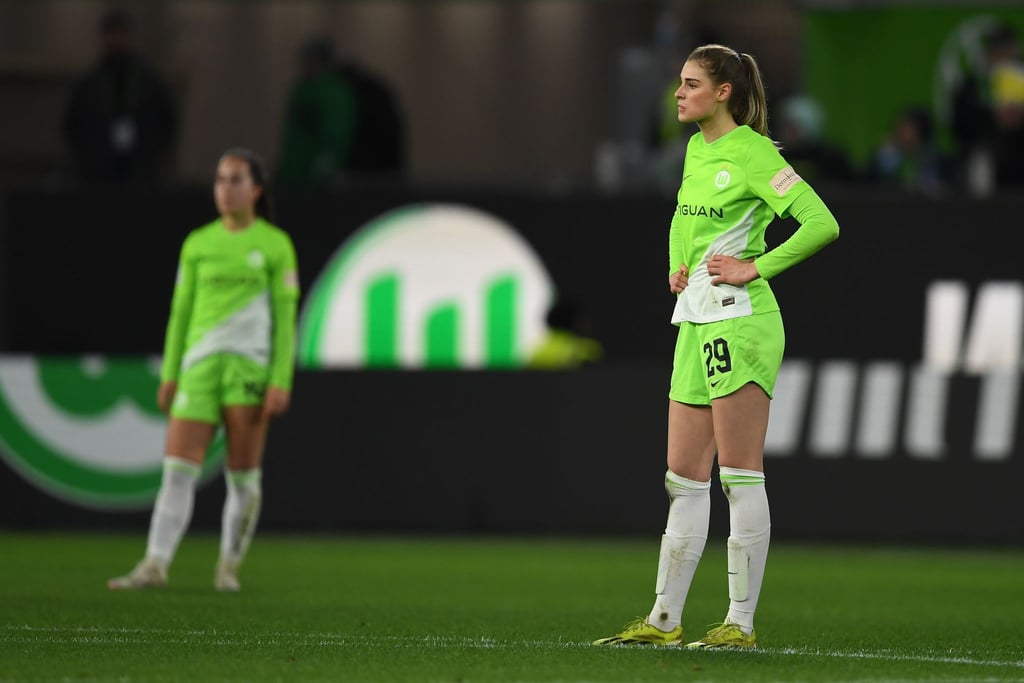 Wolfsburg hat das Bundesliga-Topspiel bei Eintracht Frankfurt verloren.
