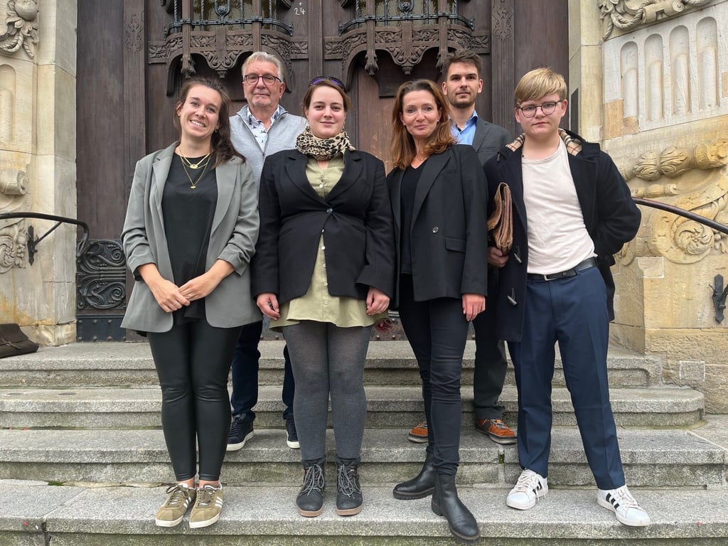 Der Stadtbezirksbeirat Innerstädtisch Nord: Anne-Katrin Helbig, Kathleen Beck, Anna Maria Kajdanski-Tasarz, Jesus Rother (vorne, v.l.n.r.) sowie Günter Luft (hinten links) und Leo Schlaikier. Es fehlt auf dem Bild Carola Marx.
