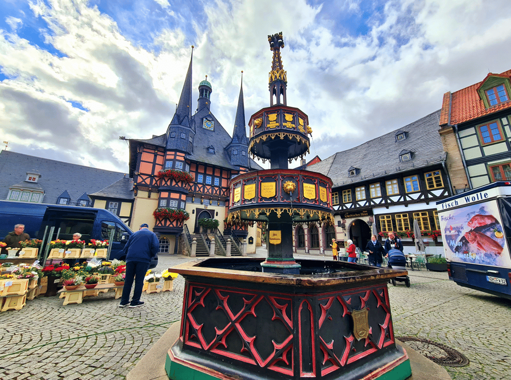 Dem Wohltäterbrunnen in Wernigerode steht eine kostenintensive Reparatur bevor.