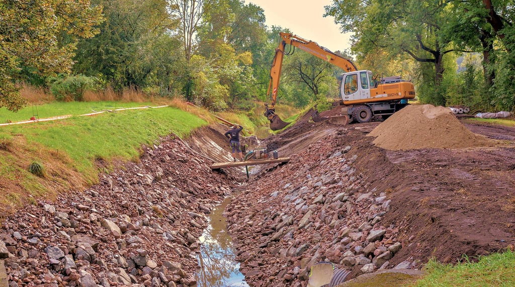 Die Sanierung des Geesgrabens in Remkersleben läuft auf Hochtouren.