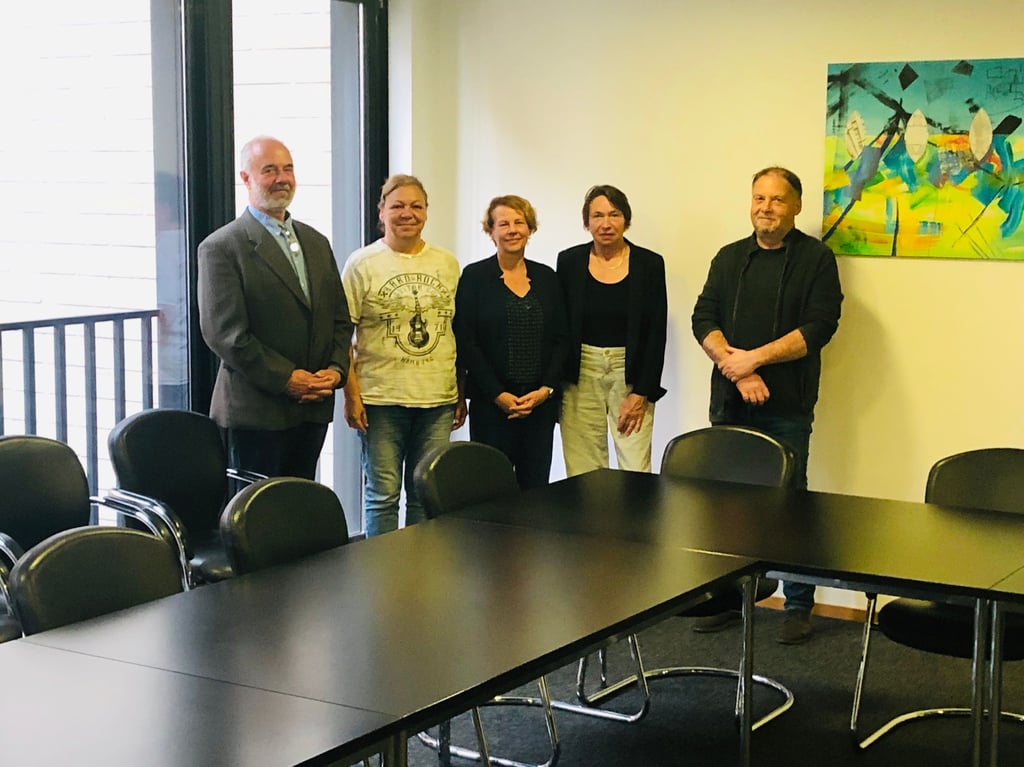 Im neuen Stadtbezirksbeirat Ziebigk/Siedlung wirken mit: Ralf Schulenburg, Kathrin Alisch, Gerit Grünthal, Marianne Richter und Ralph Porsche (v.l.n.r.). Im Foto fehlt Matthias Tamm.