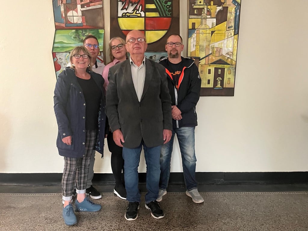 Der Stadtbezirksbeirat Alten, West, Zoberberg: Bärbel Flug, Manfred Böttcher (vorne) Nico Zeigermann, Larissa Wallner, Dirk Reinowski (hinten, v.l.n.r.)