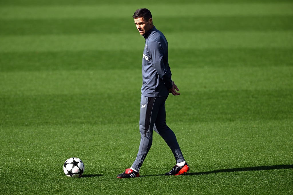 Leverkusens Trainer Xabi Alonso mahnt sein Team gegen Milan zur Geduld.