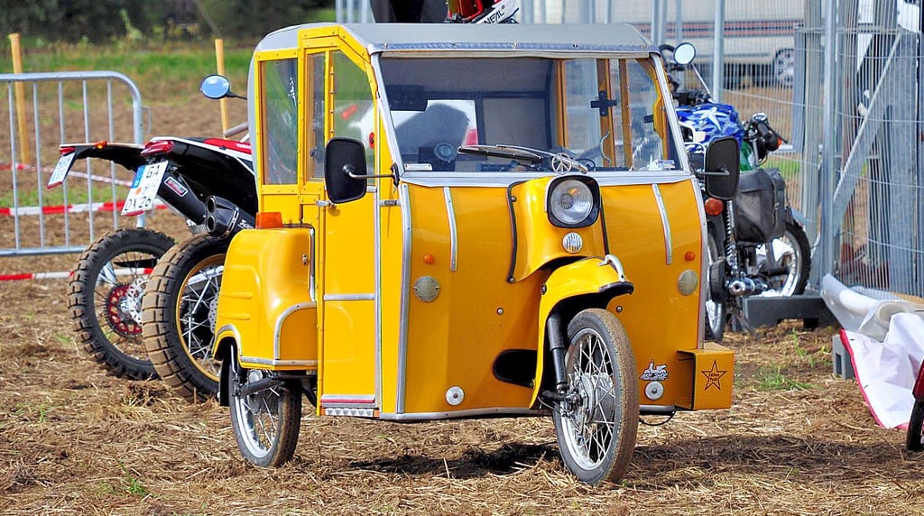Ein absoluter Hingucker war dieses quietschgelbe Simson-Duo, das gleich am Eingang stand.