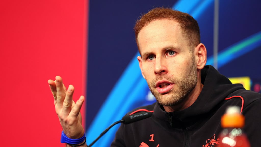 Gute Entscheidung für RB: Gulacsi schont sich während der Länderspiele.