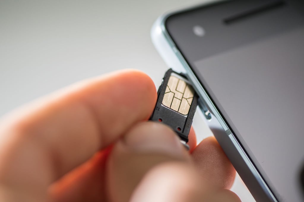 Mobilfunkanbieter dürfen nicht in jedem Fall Gebühren für eine Ersatz-SIM-Karte verlangen.