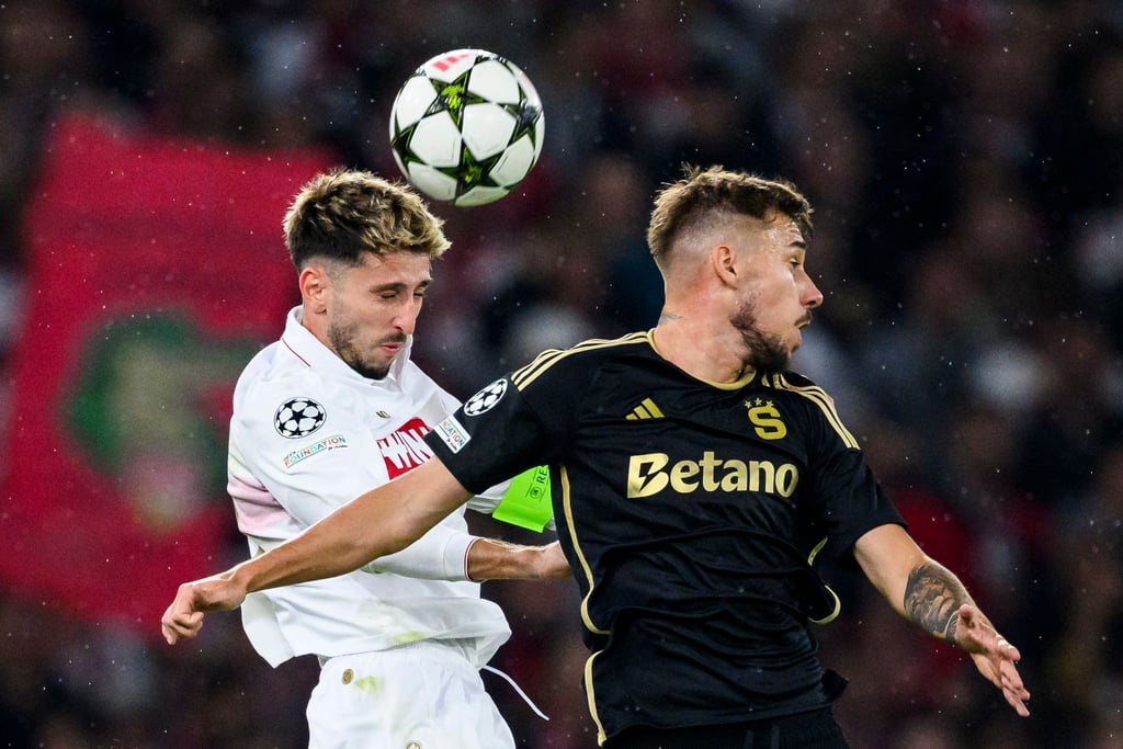 Atakan Karazor (l.) traf mit dem VfB Stuttgart am Dienstag auf Sparta Prag.