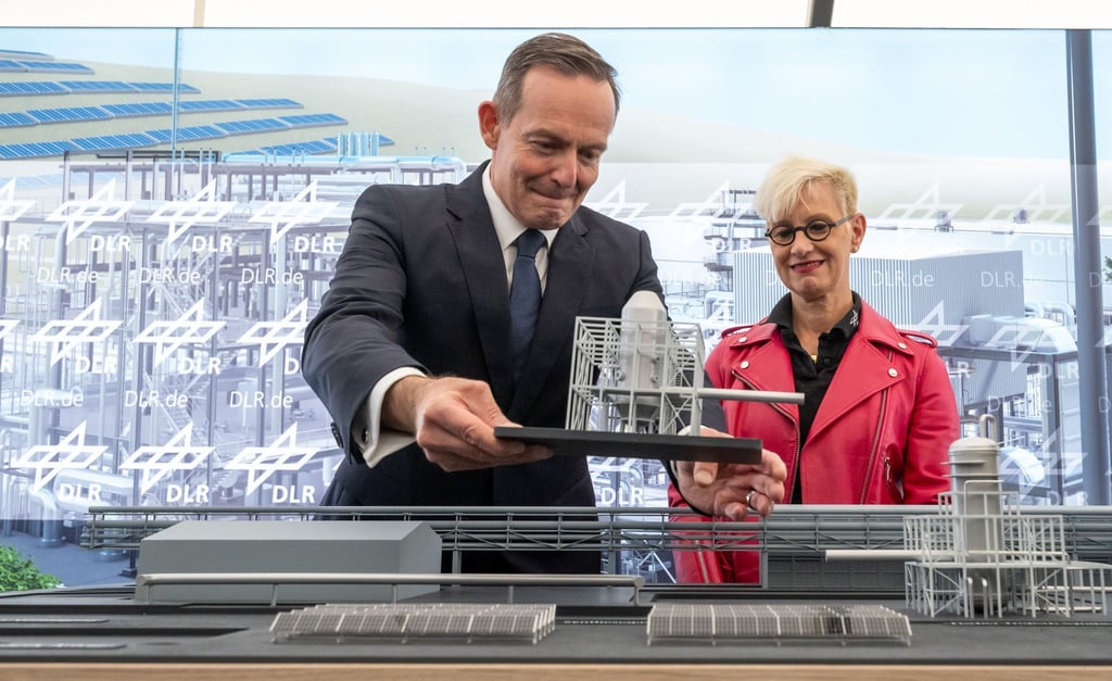 In Leuna (Sachsen-Anhalt) entsteht die weltweit größte Forschungsanlage für sogenannte E-Fuels.