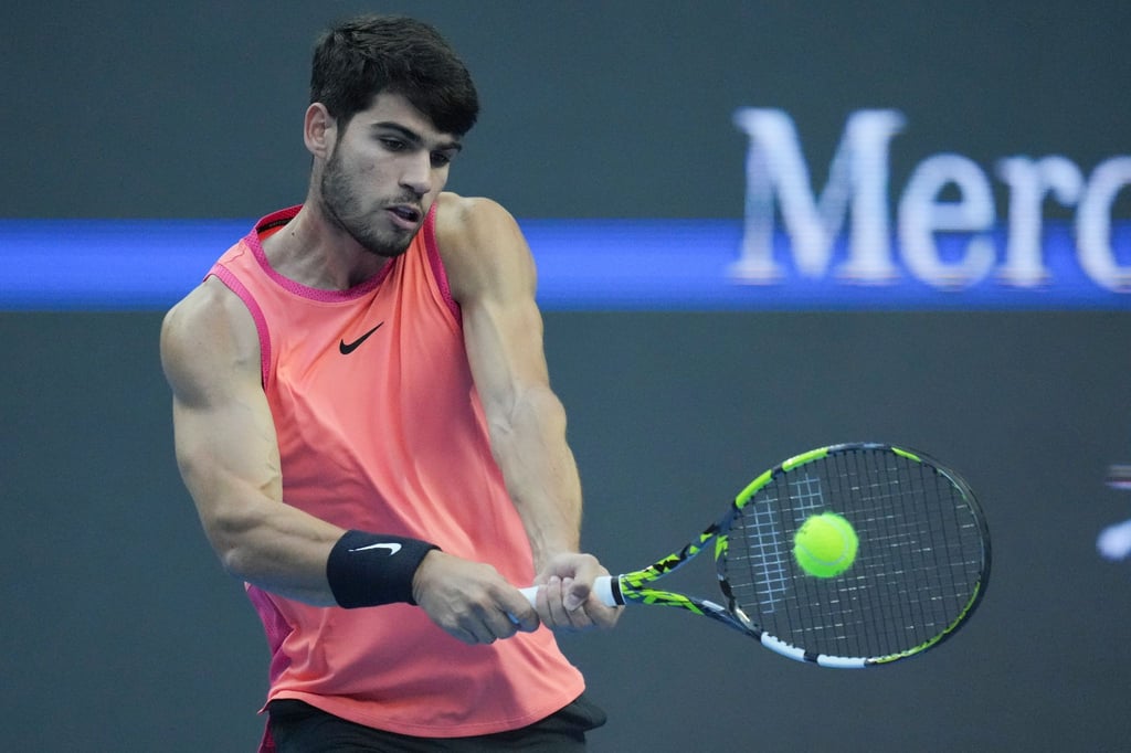 Carlos Alcaraz gewinnt ein hochklassiges Finale gegen Jannik Sinner.