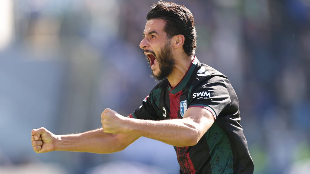 Mo El Hankouri freut sich über den Sieg seines 1. FC Magdeburg gegen den SV Darmstadt. Bei dem Spiel wurde einige Rekorde des FCM gebrochen.