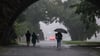 Regen und einzelne Gewitter dominieren in Sachsen zur Mitte der Woche. (Archivbild)