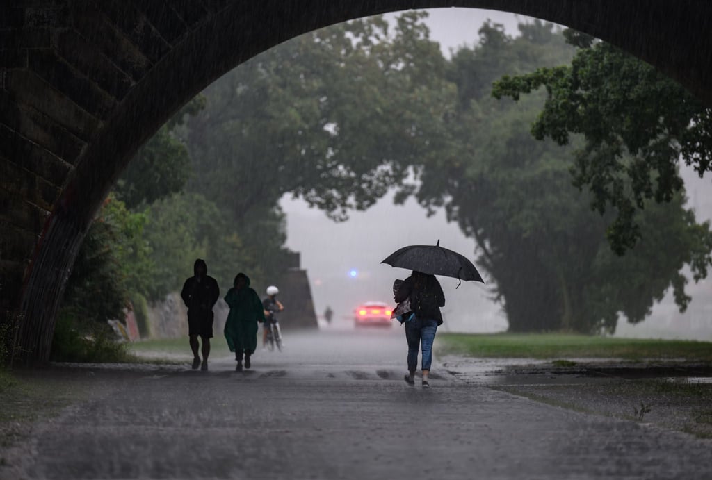 Regen und einzelne Gewitter dominieren in Sachsen zur Mitte der Woche. (Archivbild)