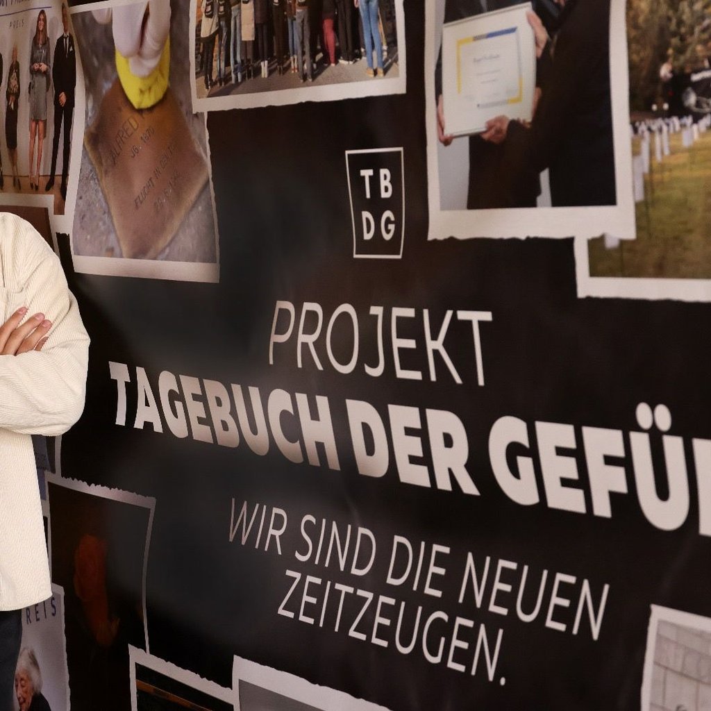 Paul Fiedler von der Projektgruppe „Tagebuch der Gefühle“ hat mit weiteren  jungen Hallensern über 1.000 Stimmen zum Terror-Anschlag  am 9. Oktober 2019 gesammelt.