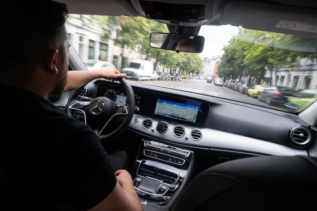 Nicht alle Mietwagenfirmen, die für Fahrdienstvermittler unterwegs sind, erfüllen die gesetzlichen Auflagen. (Archivbild)