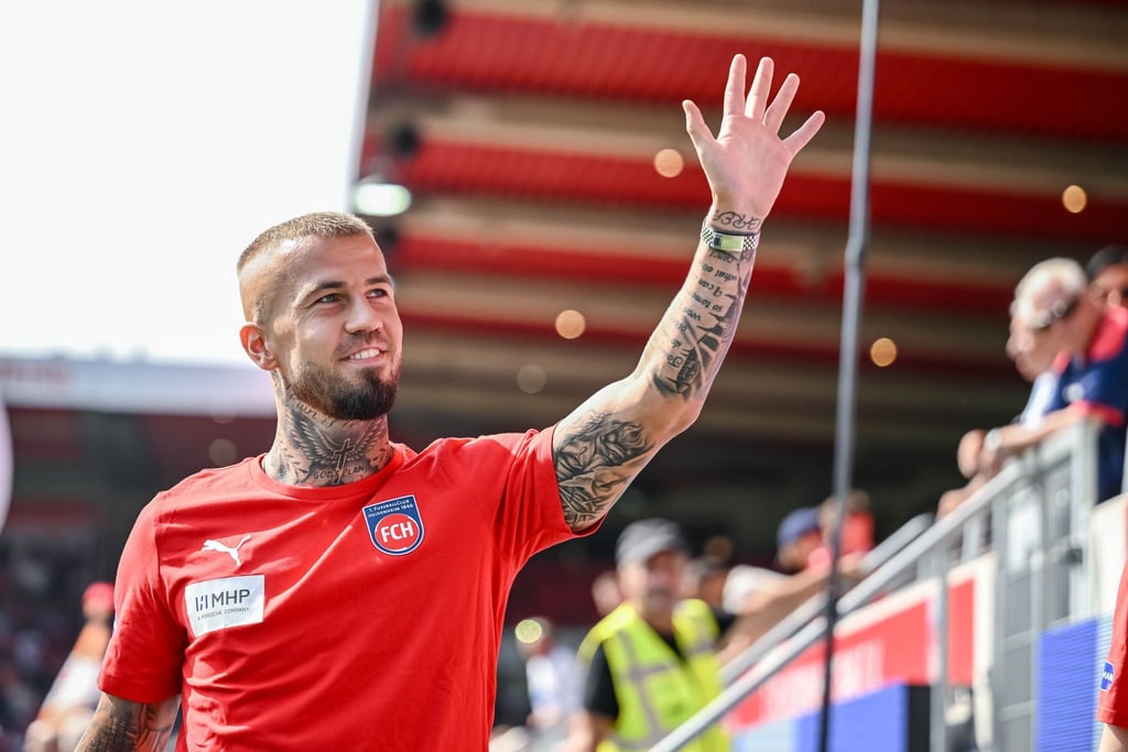 Niklas Dorsch und der 1. FC Heidenheim starten in die Ligaphase der Conference League.
