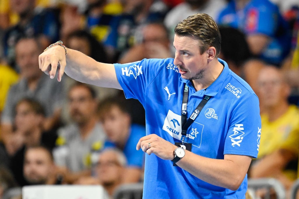 Trainer Filip Jicha und der THW Kiel spielten im Pokal beim HSV Hamburg.
