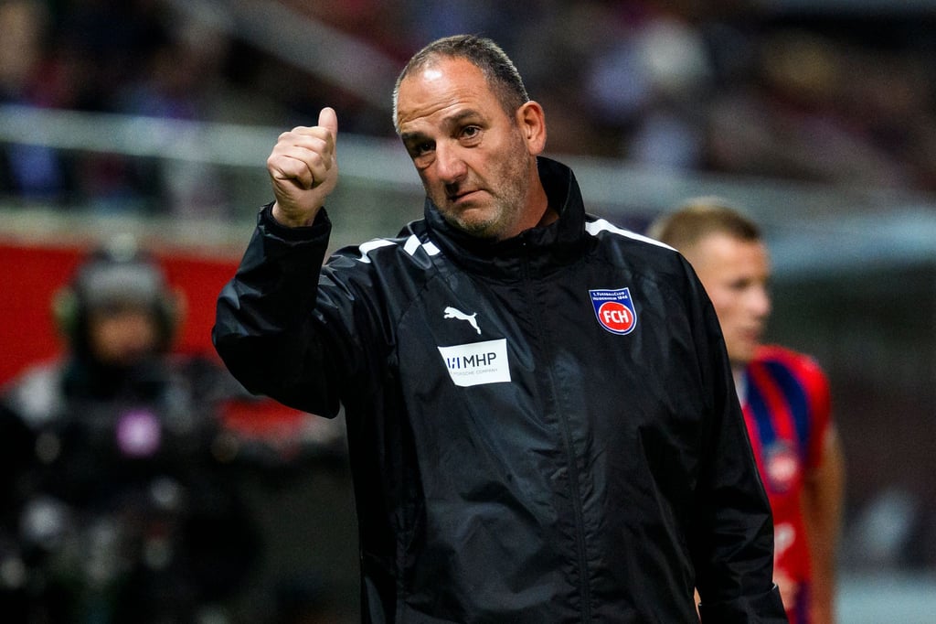 Heidenheims Trainer Frank Schmidt hat keine personellen Sorgen.