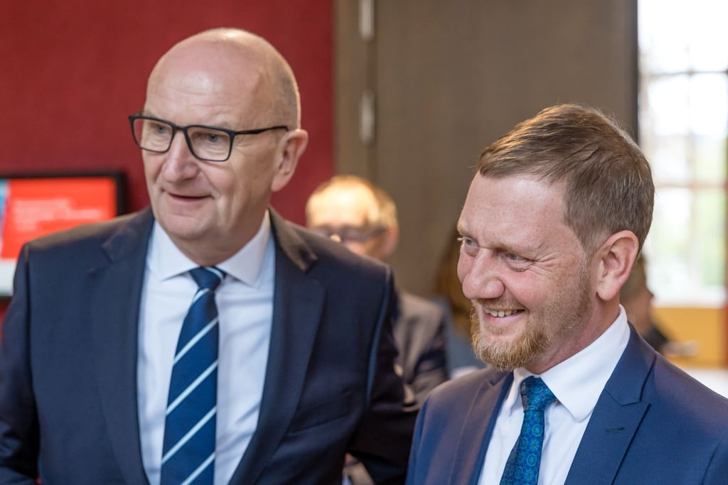 Wegen Appell zum Ukraine-Krieg in der Kritik: Dietmar Woidke und Michael Kretschmer. (Archivbild)