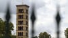 Einst marode, nun ist der 42 Meter hohe Glockenturm der Friedenskirche im Park Sanssouci mithilfe von Millionen-Spenden gerettet.