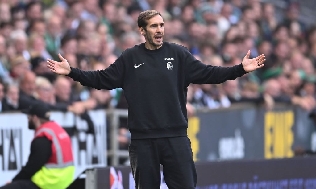 Geht doch: Freiburgs Trainer Julian Schuster holt mit seinem Team einen wichtigen Auswärtssieg.