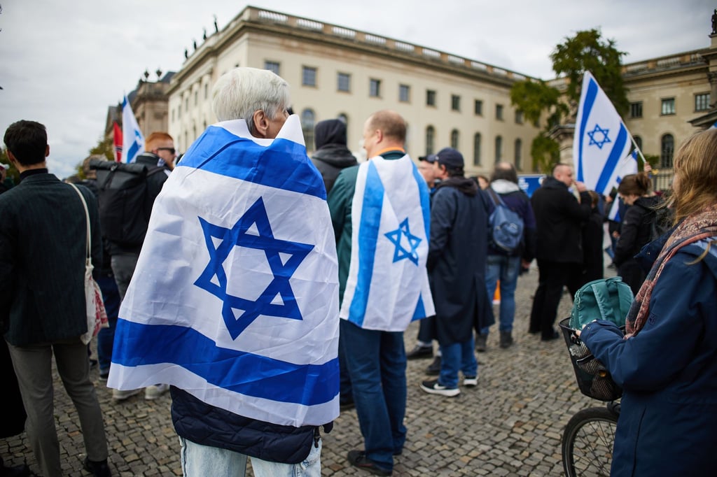 Proisraelische Demonstration zum Jahrestag des Hamas-Massakers.