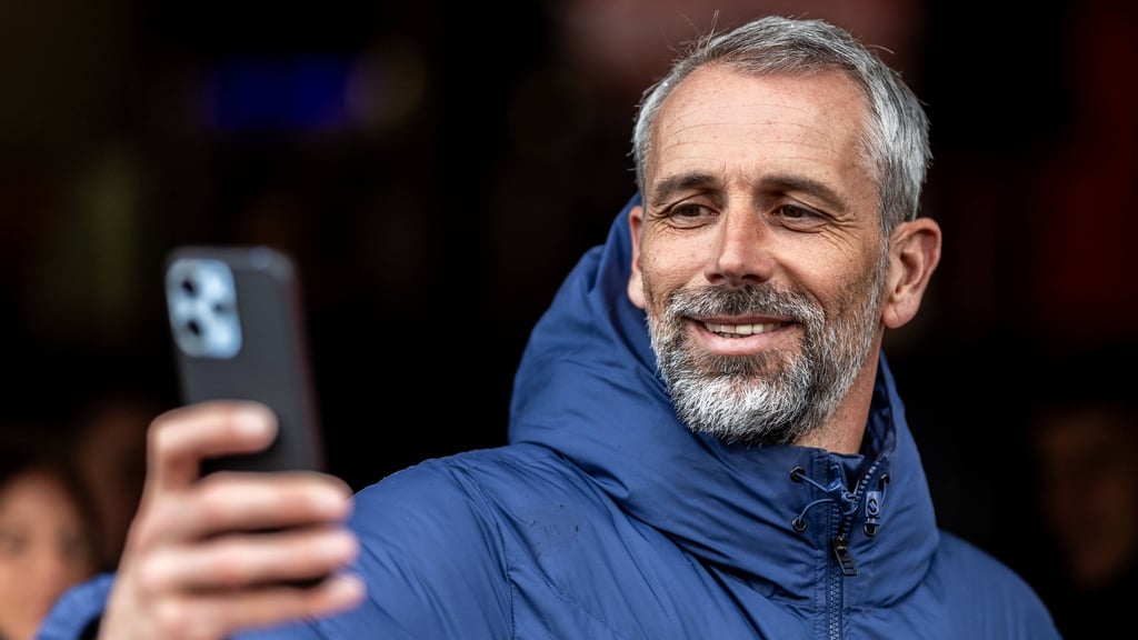 RB-Leipzigs Trainer Marco Rose bei der Selfie-Produktion in Heidenheim