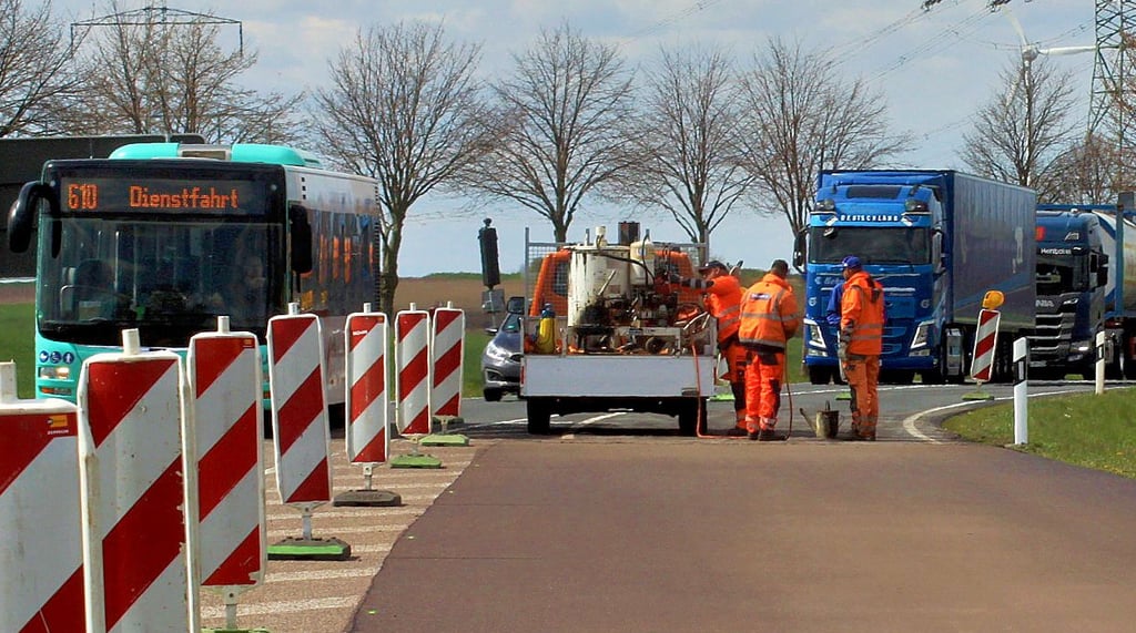 Im Frühjahr 2021 war der Einmündungsbereich der Bundesstraße 71 zur Landesstraße 44 bei Groß Ammensleben saniert worden. Nun steht wenige Meter weiter wieder eine Baustelle an.