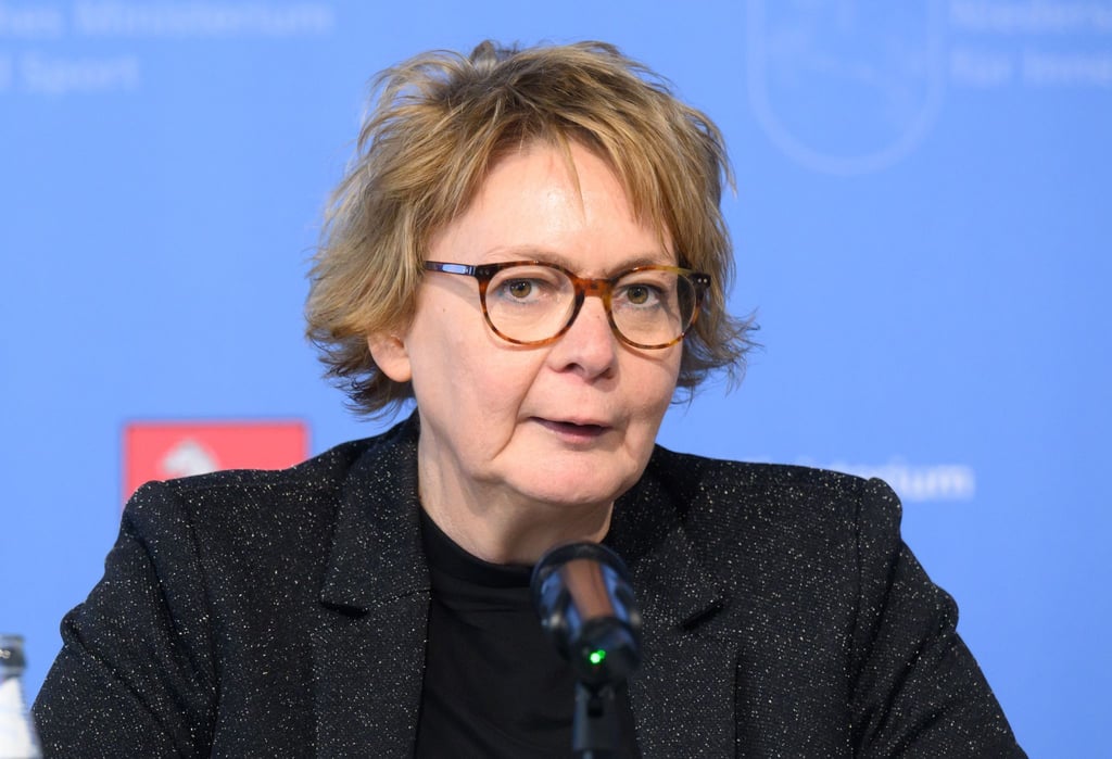 Die Zahl der Flüchtlinge, die nach Niedersachsen kommen, wird kleiner. Innenministerin Behrens macht klar: Entspannung für die Lage in den Kommunen bedeutet das bislang nicht. (Archivbild)