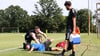 Die Physios Marcel Möller und Cedric C'Antonio arbeiten hier mit FCM-Stürmer Tatsuya Ito.