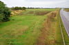 Zwischen der Maxim-Gorki-Straße in Köthen und der B6n (rechts) ist der große Solarpark geplant.