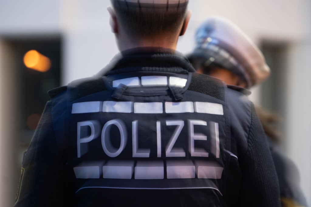 Ein Mann hat aus dem Nova Shoppingcenter in Günthersdorf Parfüms geklaut.