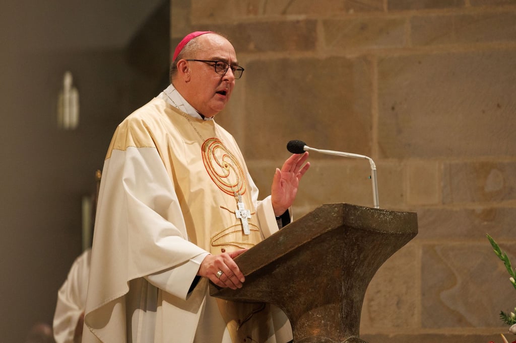 Bischof Dominicus Meier kann wegen einer Erkrankung nicht an der Reaktion des Bistums auf die Studie über sexualisierte Gewalt teilnehmen. (Archivbild)