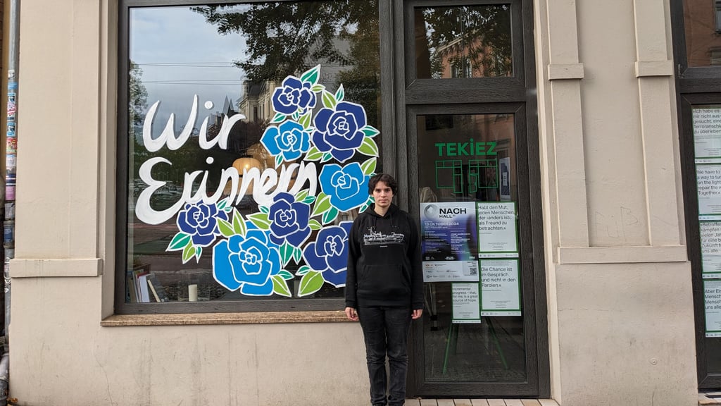 Yamin Hamid von der Soligruppe 9. Oktober engagiert sich für den Erhalt des TEKiEZ in Halle als Ort des Gedenkens.