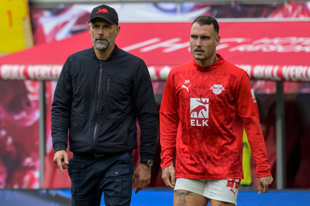 RB-Trainer Marco Rose zusammen mit David Raum.