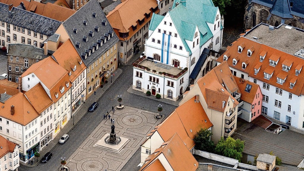 Symbolfoto - Blick auf den Markt in Eisleben.
