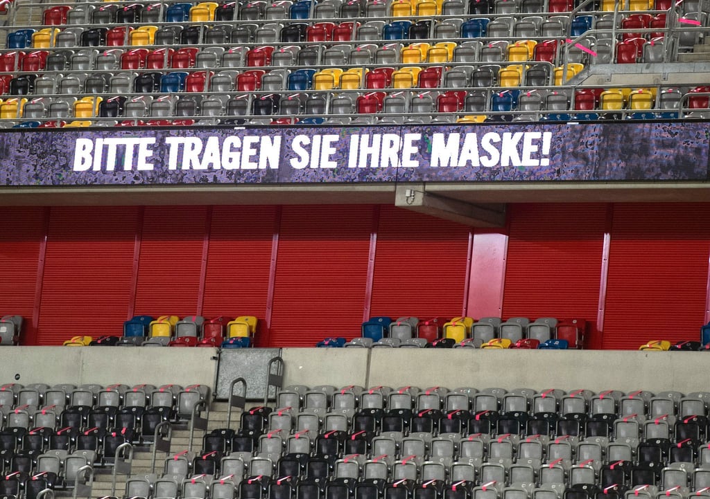 Leere Stadien und Einschränkungen: Während der Corona-Pandemie hatten auch Fußball-Clubs erhebliche Einnahmeausfälle.