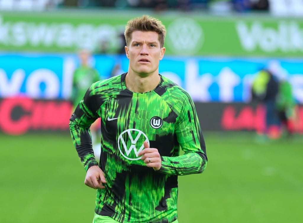 Fußball-Profi Kevin Behrens hat sich für eine offensichtlich homophobe Äußerung entschuldigt.