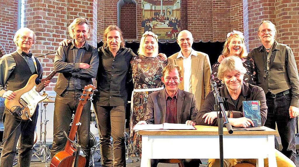 Die Manfred-Südharz-Band mit Klaus Adolphi (2. von links) gastiert am Sonnabend im Kunstquartier des Arthotels Havelberg und erinnert an Manfred Krug.