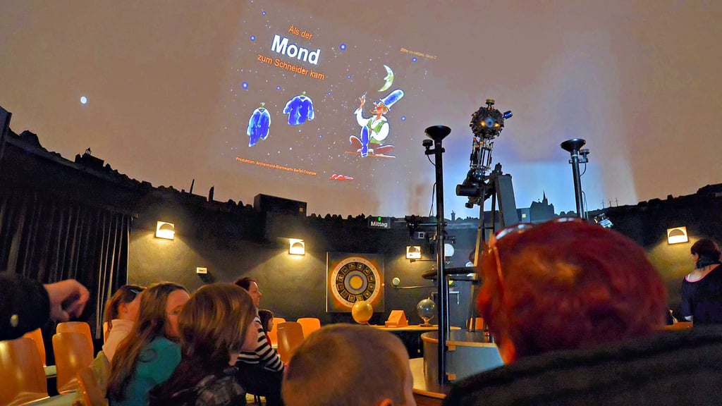 Das Ascherslebener Planetarium im Zoo bietet am Sonntag zwei Veranstaltungen an – eine davon ist speziell für Kinder.