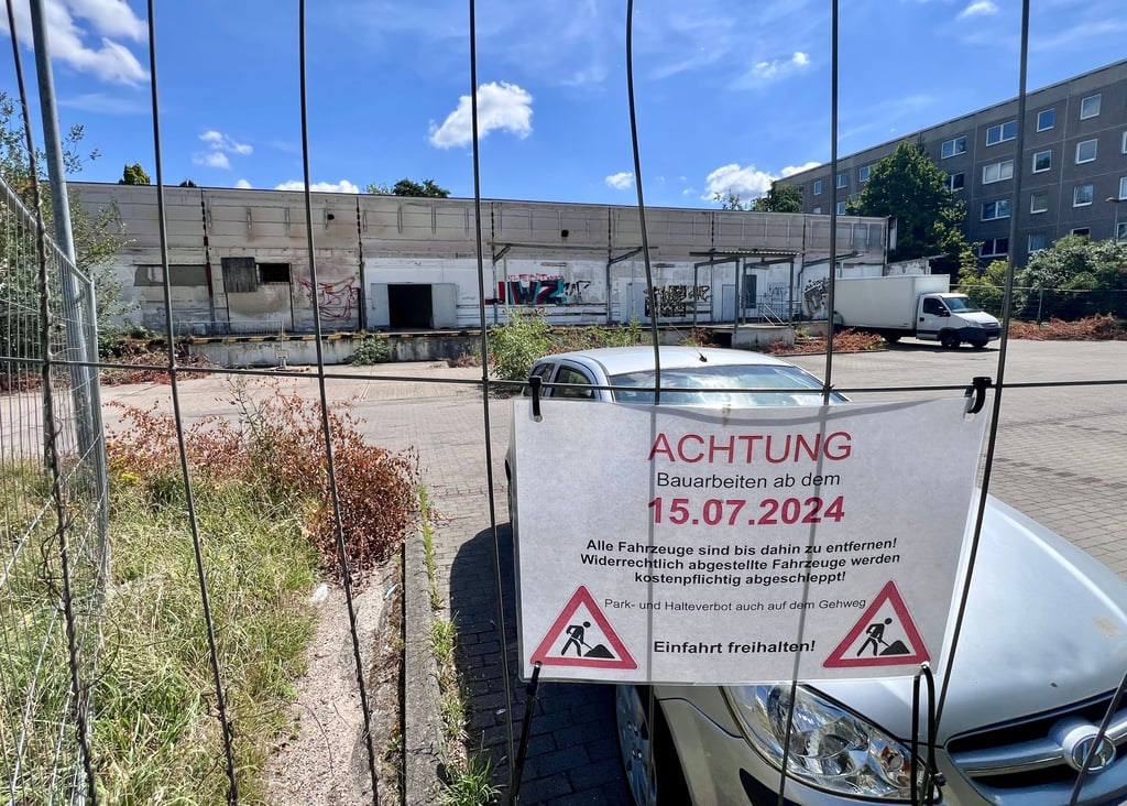 An der Kaufhalle Rabestraße wird gebaut.