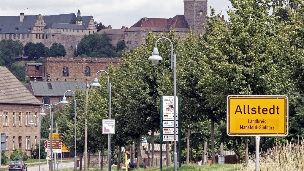 Symbolfoto - Schule in Allstedt organisiert Ausbildungsmesse mit 40 Ständen in der Zweifeldhalle.