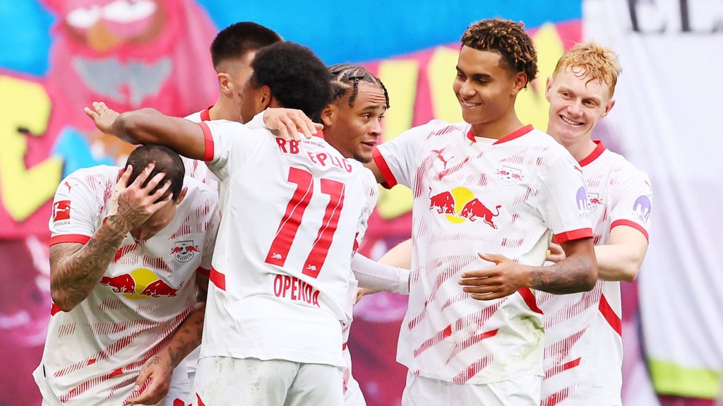 Sekso (verdeckt), Raum (l.) und Nusa (2.v.r.) sind die Marktwert-Gewinner bei RB Leipzig.