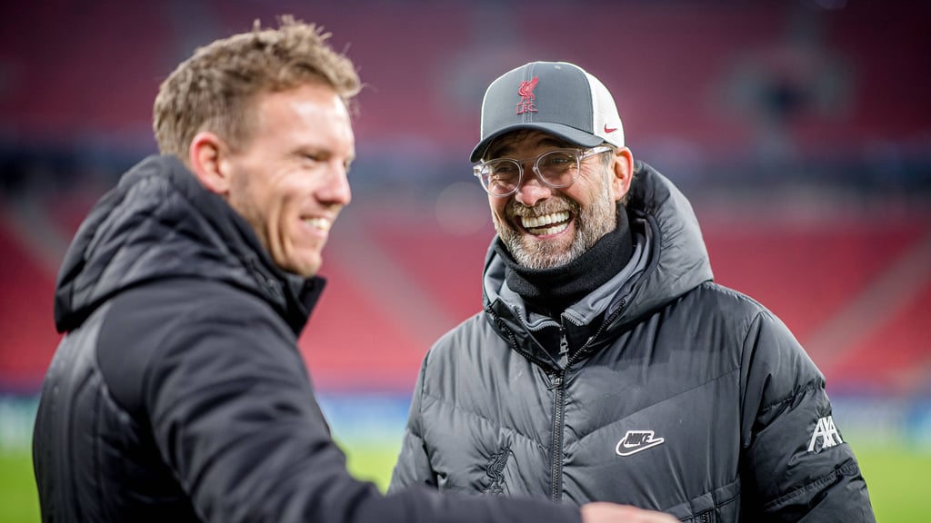 Jürgen Klopp und Julian Nagelsmann (l.) vor einem Champions-League-Spiel zwischen Liverpool und RB Leipzig.