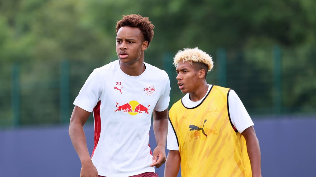 Two RB Leipzig professionals are allowed to wear new Adidas slippers