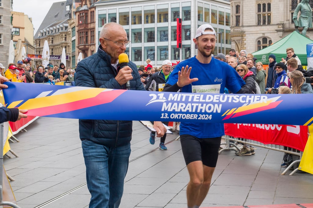 Oleg Siebert von Turbine Halle gewann den Marathon in 2:47:04-Stunden.