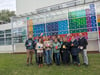 Der MINT-Parcours in Halle eröffnet am Periodensystem am Weinberg Campus. Mit dabei die Engagierten von den Stationen des Parcours.