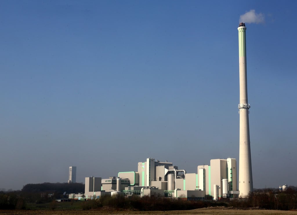 In Müllverbrennungsanlagen wird Hausmüll bei 860 Grad verbrannt.