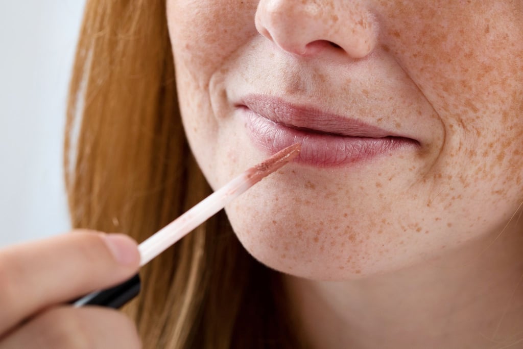 Etwas mehr Volumen? Lip-Plumper sollen die Lippen mithilfe von Chili, Menthol oder Hyaluronsäure kurzfristig aufpolstern.