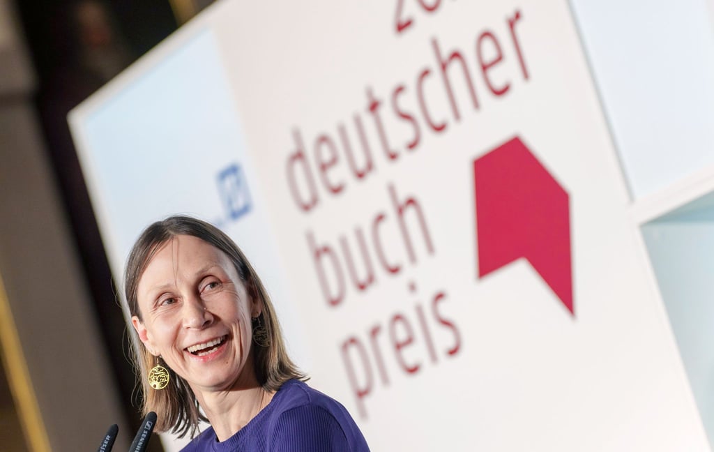 Für „Hey guten Morgen, wie geht es dir?“ ist die Leipziger Autorin Martina Hefter mit dem Deutschen Buchpreis ausgezeichnet worden.