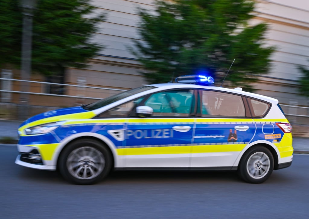 An dem Unfall waren drei weitere Wagen beteiligt. (Symbolbild)